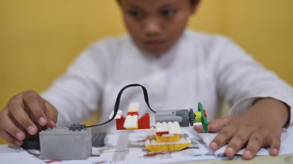 Ekstrakurikuler Robotik: Belajar Merakit, Menggerakkan, dan Berpikir Kreatif di SDA Mutiara Hikmah