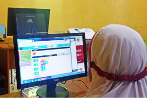 Mengenalkan Koding Sejak Dini: Membangun Computational Thinking di SDA Mutiara Hikmah